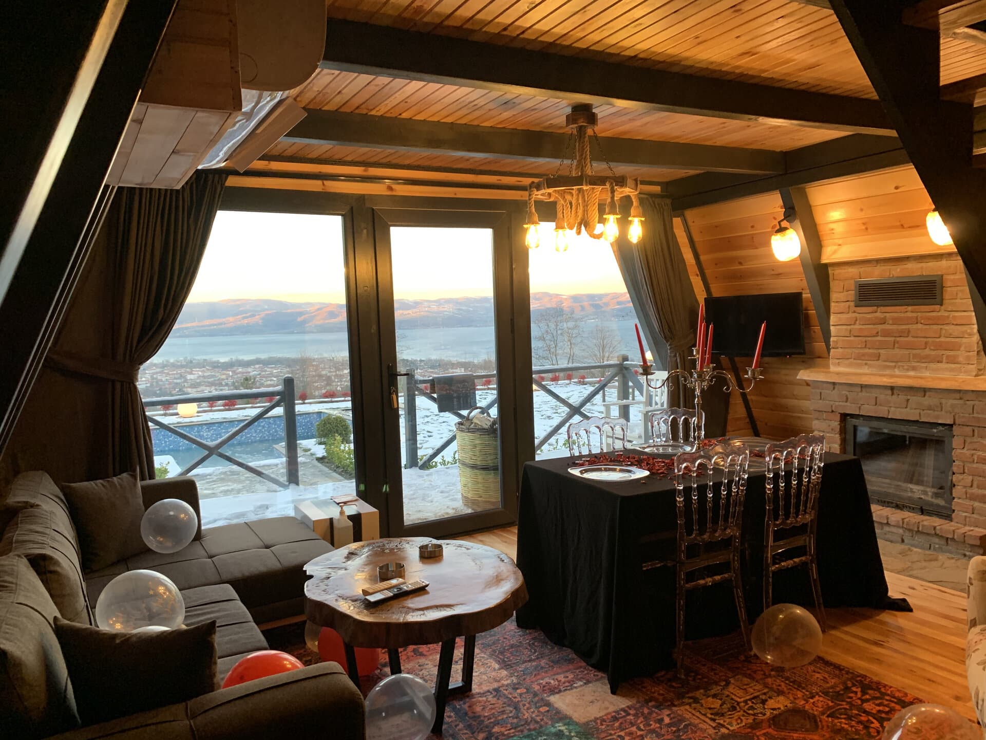 Oda 102 - Ana Görsel